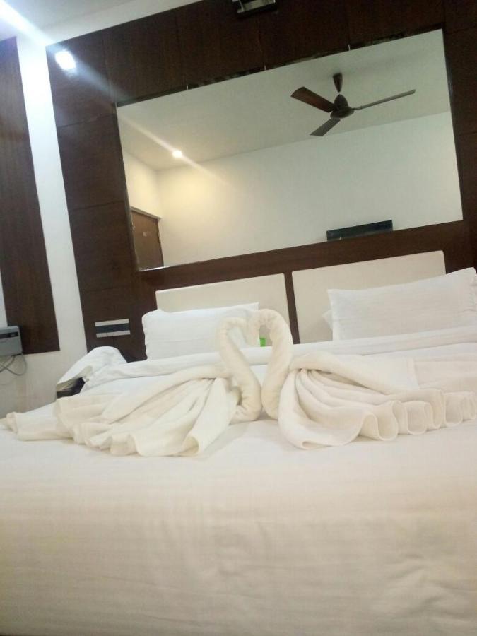 Arsh Residency Hotel *